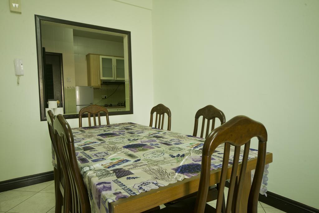 Ferienwohnung Nana Marina Court Kota Kinabalu Exterior foto