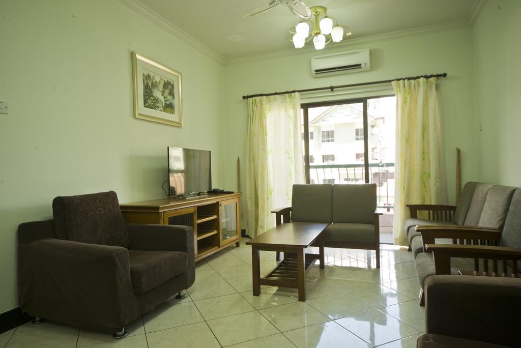 Ferienwohnung Nana Marina Court Kota Kinabalu Exterior foto
