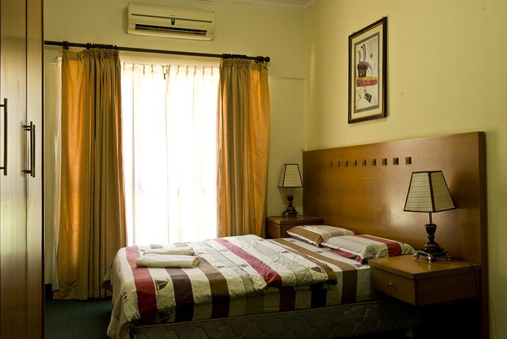 Ferienwohnung Nana Marina Court Kota Kinabalu Exterior foto
