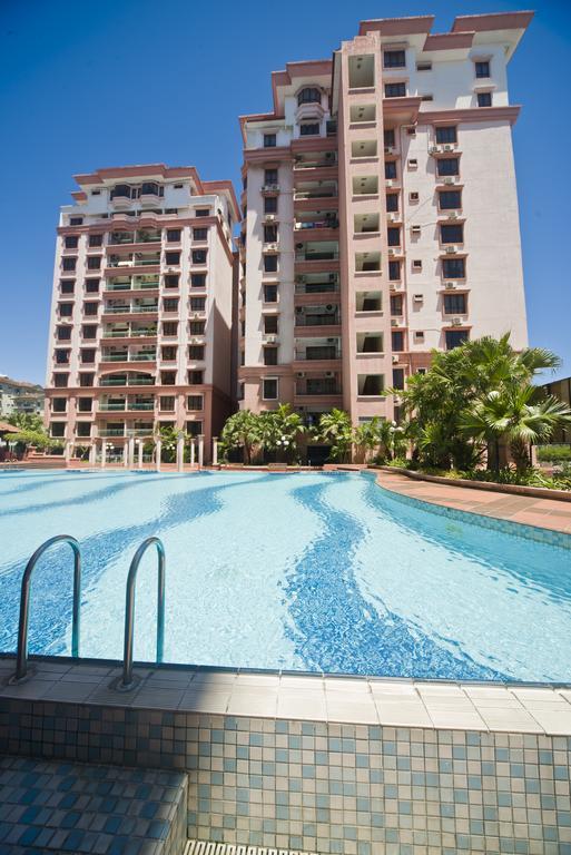 Ferienwohnung Nana Marina Court Kota Kinabalu Exterior foto