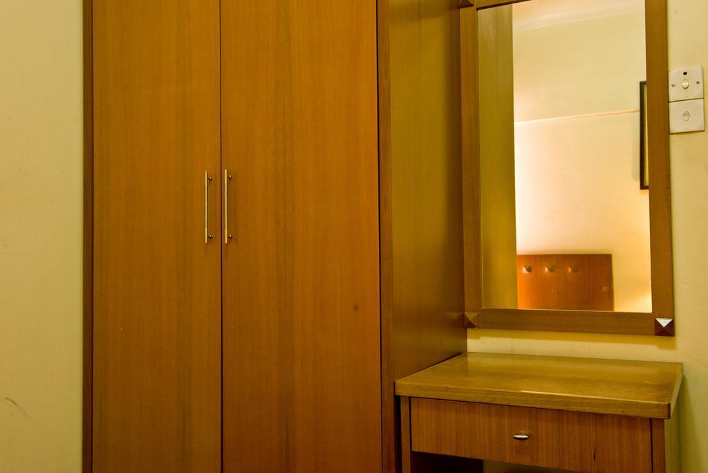 Ferienwohnung Nana Marina Court Kota Kinabalu Exterior foto