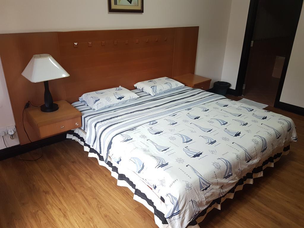 Ferienwohnung Nana Marina Court Kota Kinabalu Exterior foto
