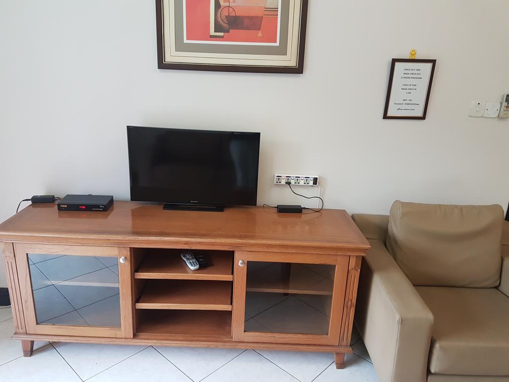 Ferienwohnung Nana Marina Court Kota Kinabalu Exterior foto