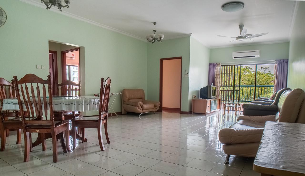 Ferienwohnung Nana Marina Court Kota Kinabalu Exterior foto